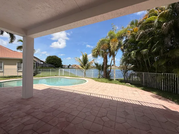 $1,200,000 | 1324 Beacon Circle, Wellington, FL 33414