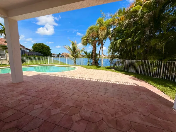 $1,200,000 | 1324 Beacon Circle, Wellington, FL 33414