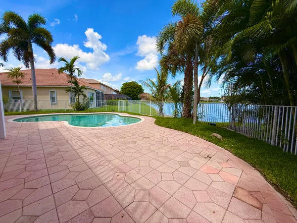 $1,200,000 | 1324 Beacon Circle, Wellington, FL 33414