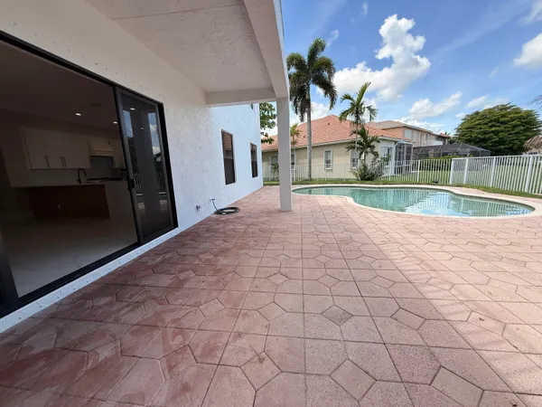 $1,200,000 | 1324 Beacon Circle, Wellington, FL 33414
