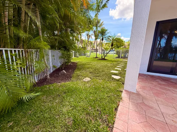 $1,200,000 | 1324 Beacon Circle, Wellington, FL 33414