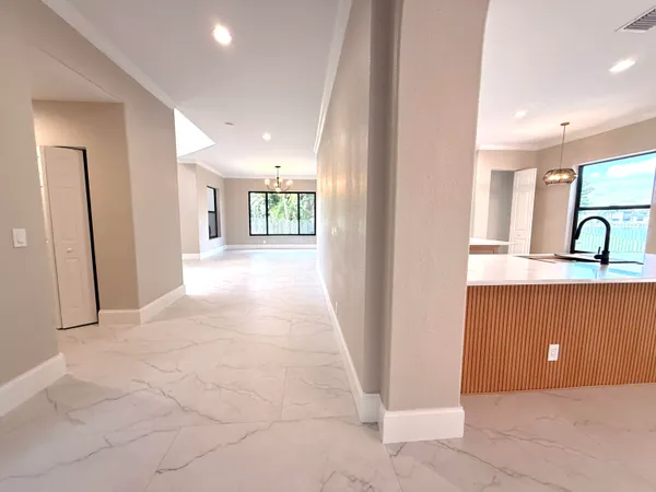 $1,200,000 | 1324 Beacon Circle, Wellington, FL 33414