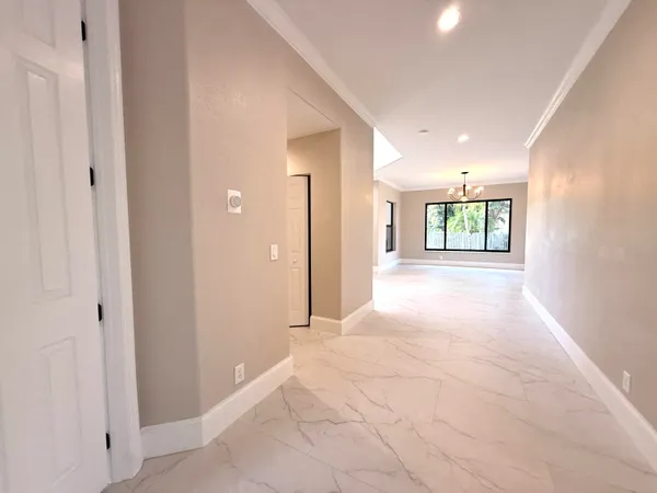 $1,200,000 | 1324 Beacon Circle, Wellington, FL 33414