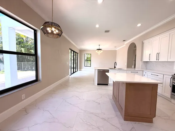$1,200,000 | 1324 Beacon Circle, Wellington, FL 33414