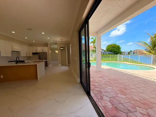 $1,200,000 | 1324 Beacon Circle, Wellington, FL 33414