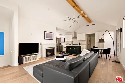 $1,780,000 | 8723 Lookout Mountain Avenue, Los Angeles, CA 90046