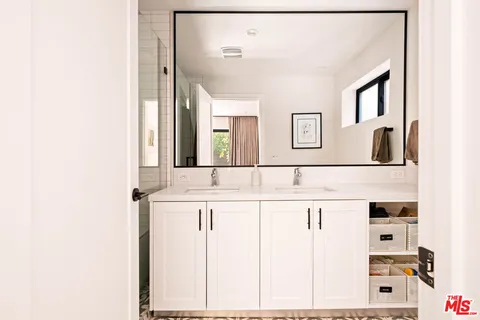 $1,900,000 | 8723 Lookout Mountain Avenue, Los Angeles, CA 90046