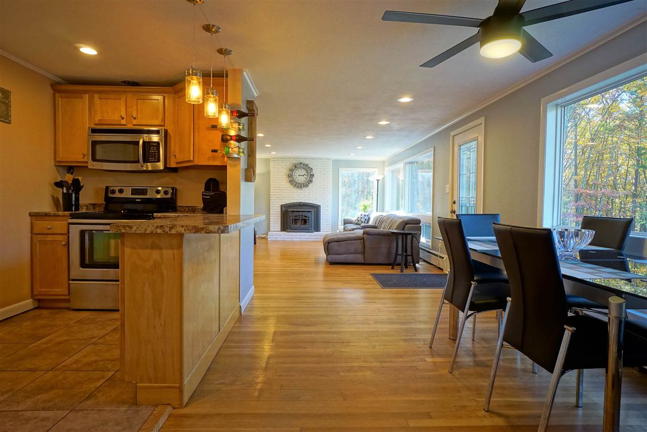 23 Beacon Hill Road Derry, NH 03038 - Photo 4 of 36