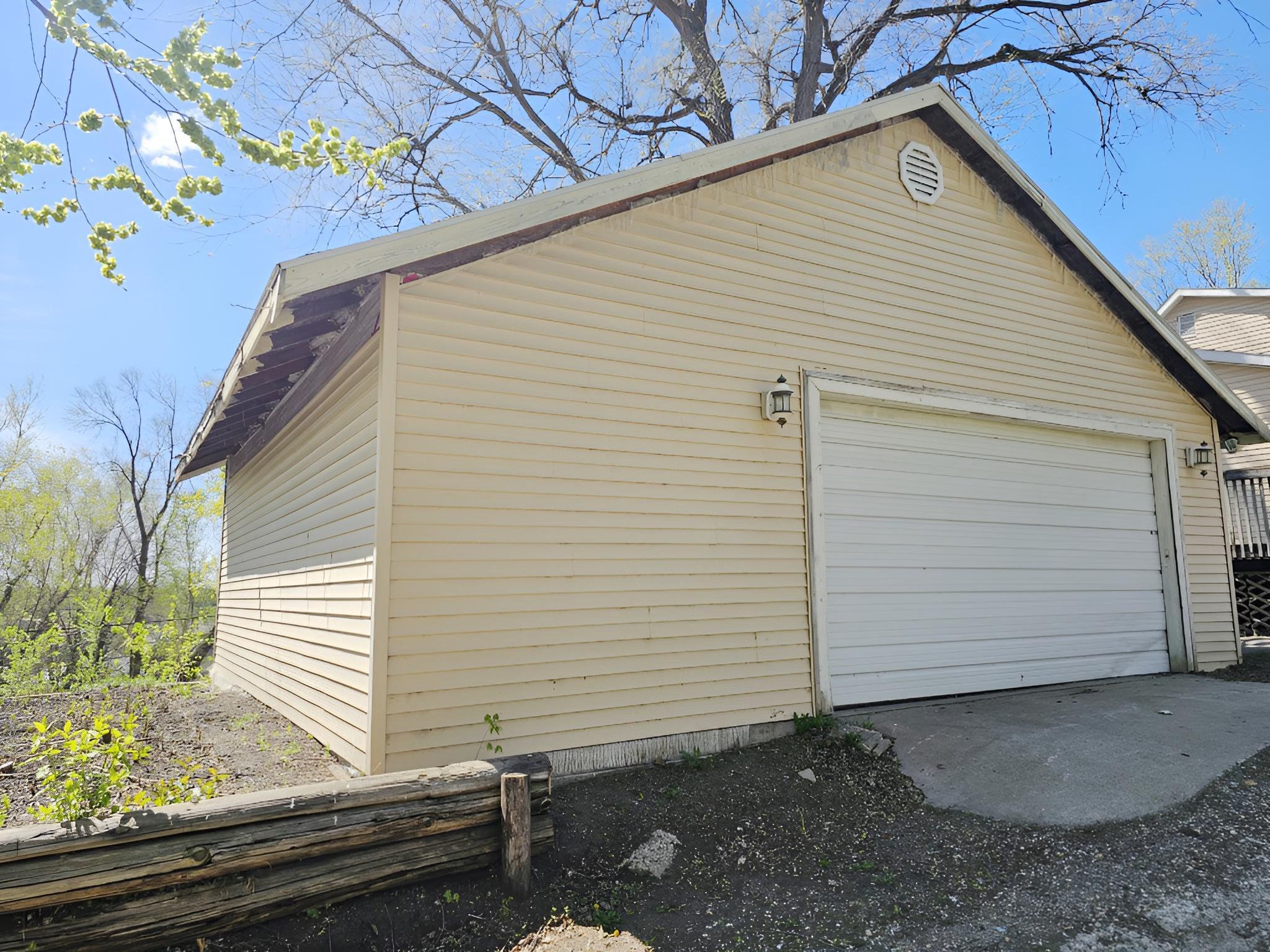 312 Merriam Avenue Montevideo, MN 56265 - Photo 2 of 15