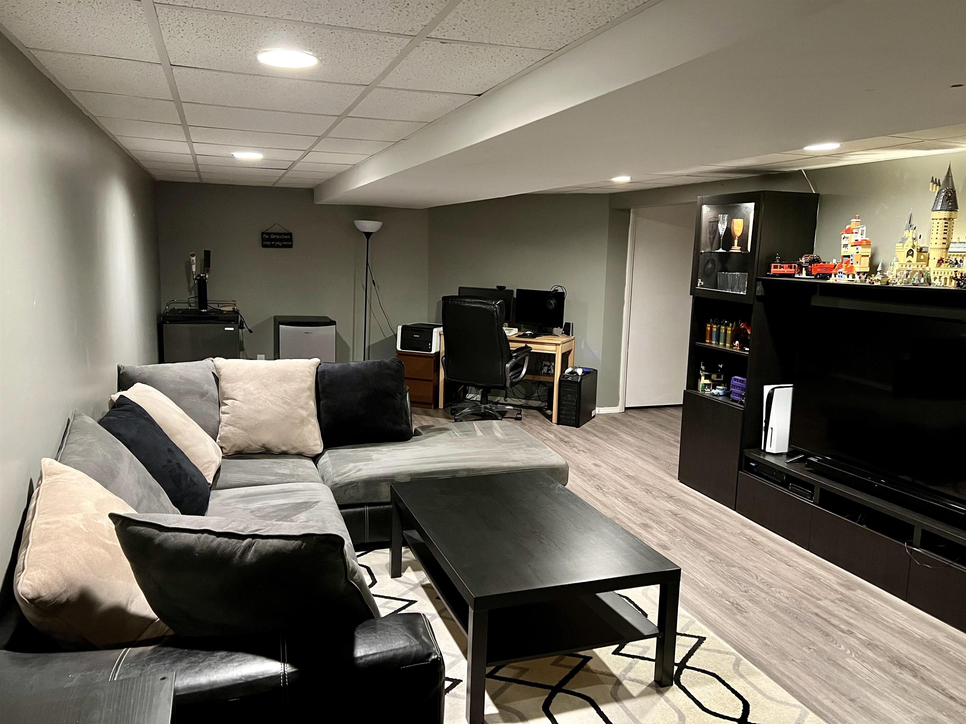 748 Bolinger Street Rochester, MI 48307 - Photo 18 of 34 50092850-17.JPG