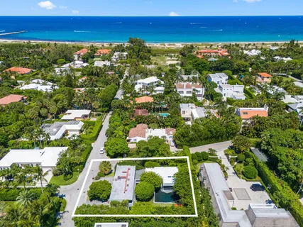 $9,000,000 | 1496 North Lake Way, Palm Beach, FL 33480