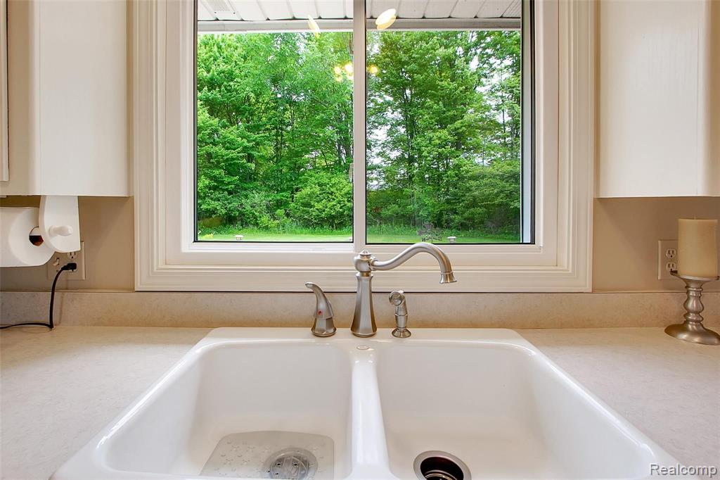 3147 East Highland Road Howell, MI 48855 - Photo 23 of 60