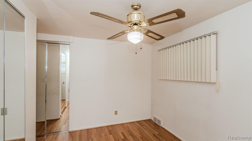 1295 Columbia Road Berkley, MI 48072 - Photo 33 of 53