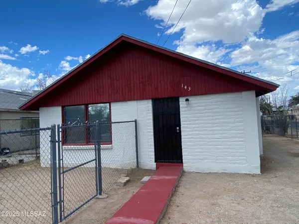 $1,320 | 143 East District Street, Tucson, AZ 85714