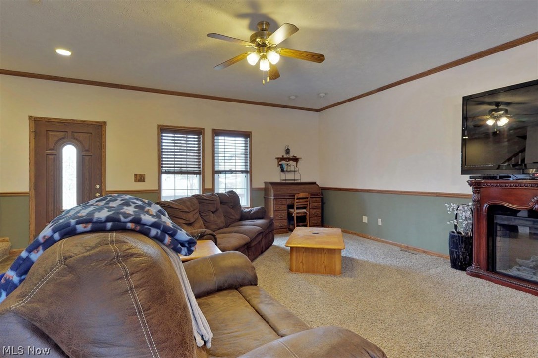 2472 Dentzler Road Parma, OH 44134 - Photo 5 of 35