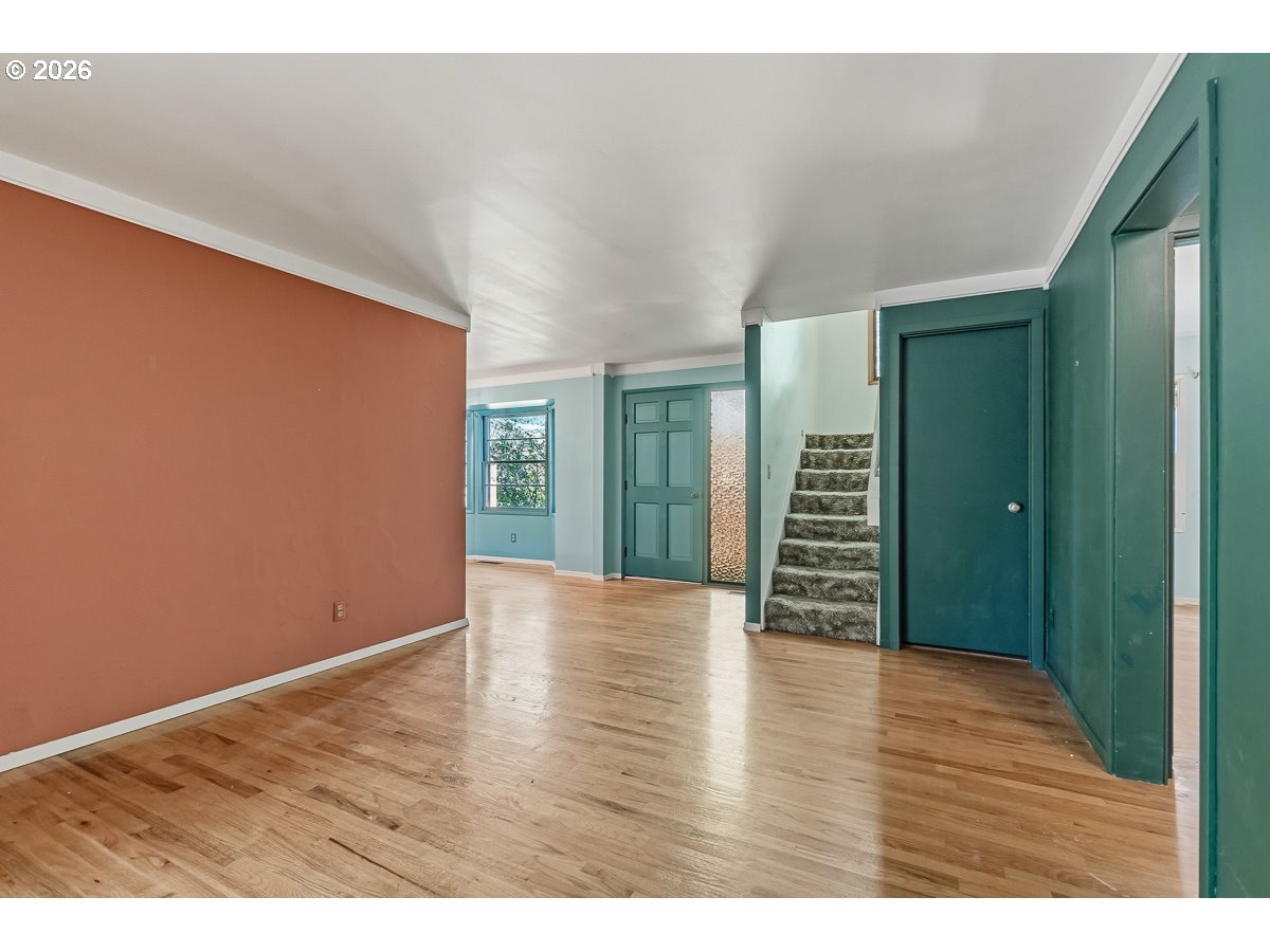 6434 Southwest Brugger Street Portland, OR 97219 - Photo 3 of 40 Gallery Image 3