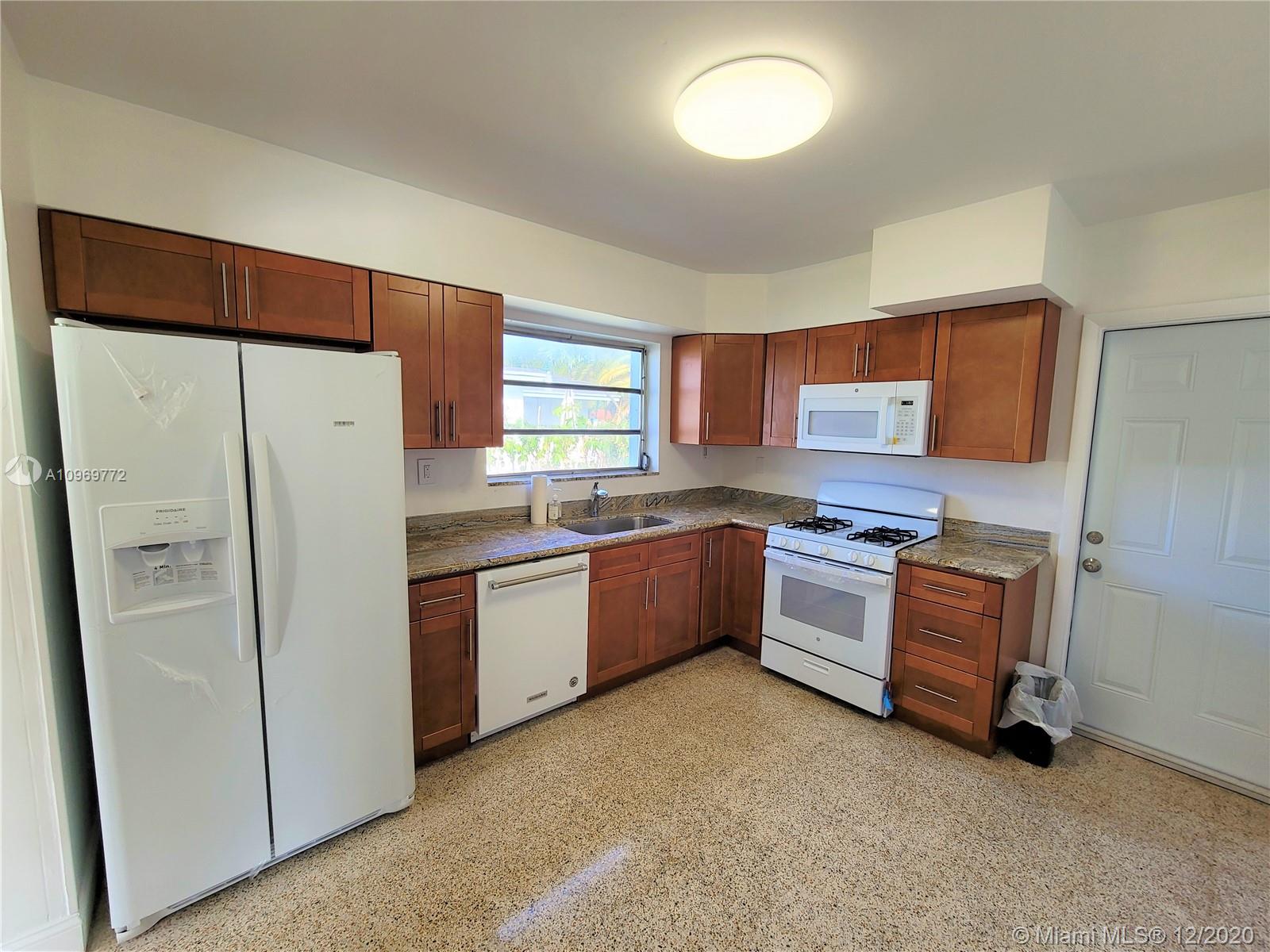 19520 Whispering Pines Road Cutler Bay, FL 33157 - Photo 2 of 13 Gallery Image 2