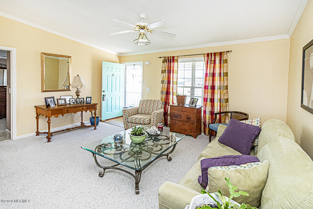 5419 Bloomery Road Wilson, NC 27896 - Photo 4 of 36 Living Room