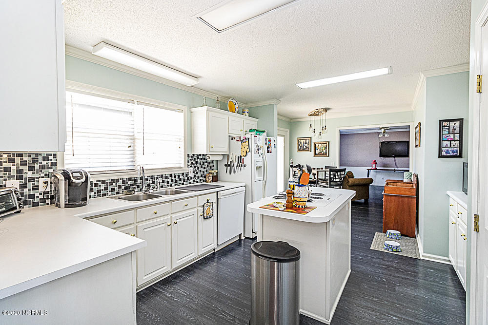 5419 Bloomery Road Wilson, NC 27896 - Photo 9 of 36 Kitchen