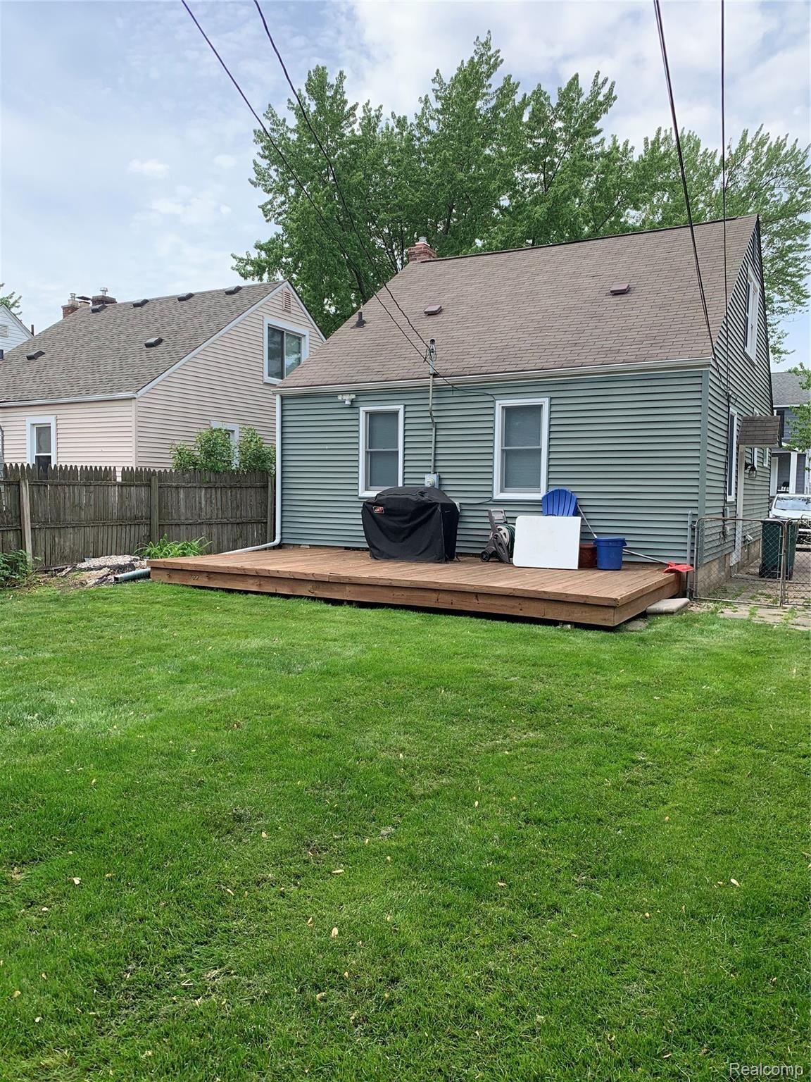 1844 Stanford Road Berkley, MI 48072 - Photo 2 of 36 IMG_6645.jpg