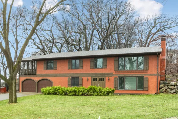 $595,000 | 1533 Clare Lane, Wayzata, MN 55391