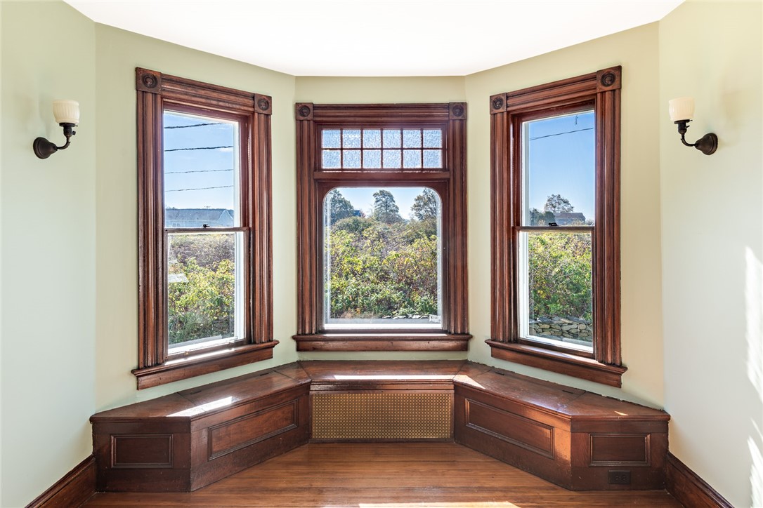 641 Mitchell's Lane Middletown, RI 02842 - Photo 12 of 35