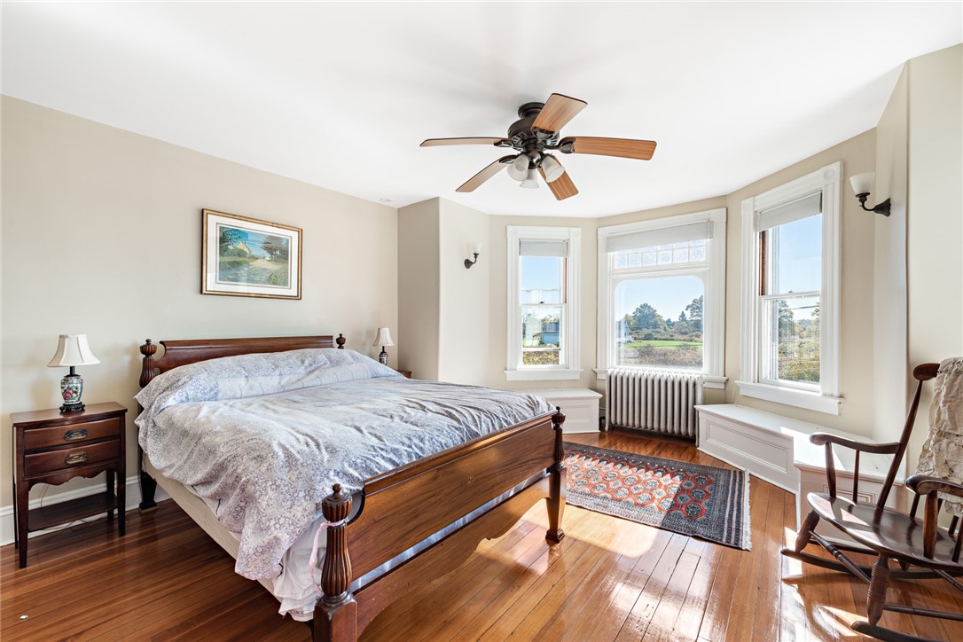 641 Mitchell's Lane Middletown, RI 02842 - Photo 16 of 35