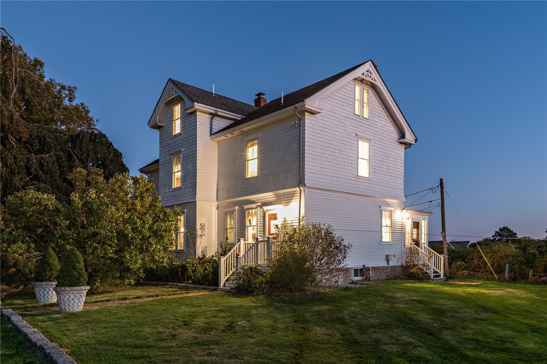 641 Mitchell's Lane Middletown, RI 02842 - Photo 4 of 35