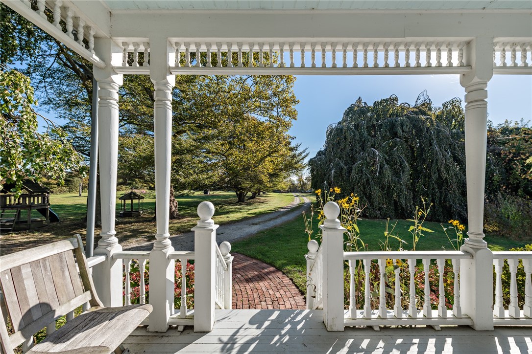 641 Mitchell's Lane Middletown, RI 02842 - Photo 7 of 35