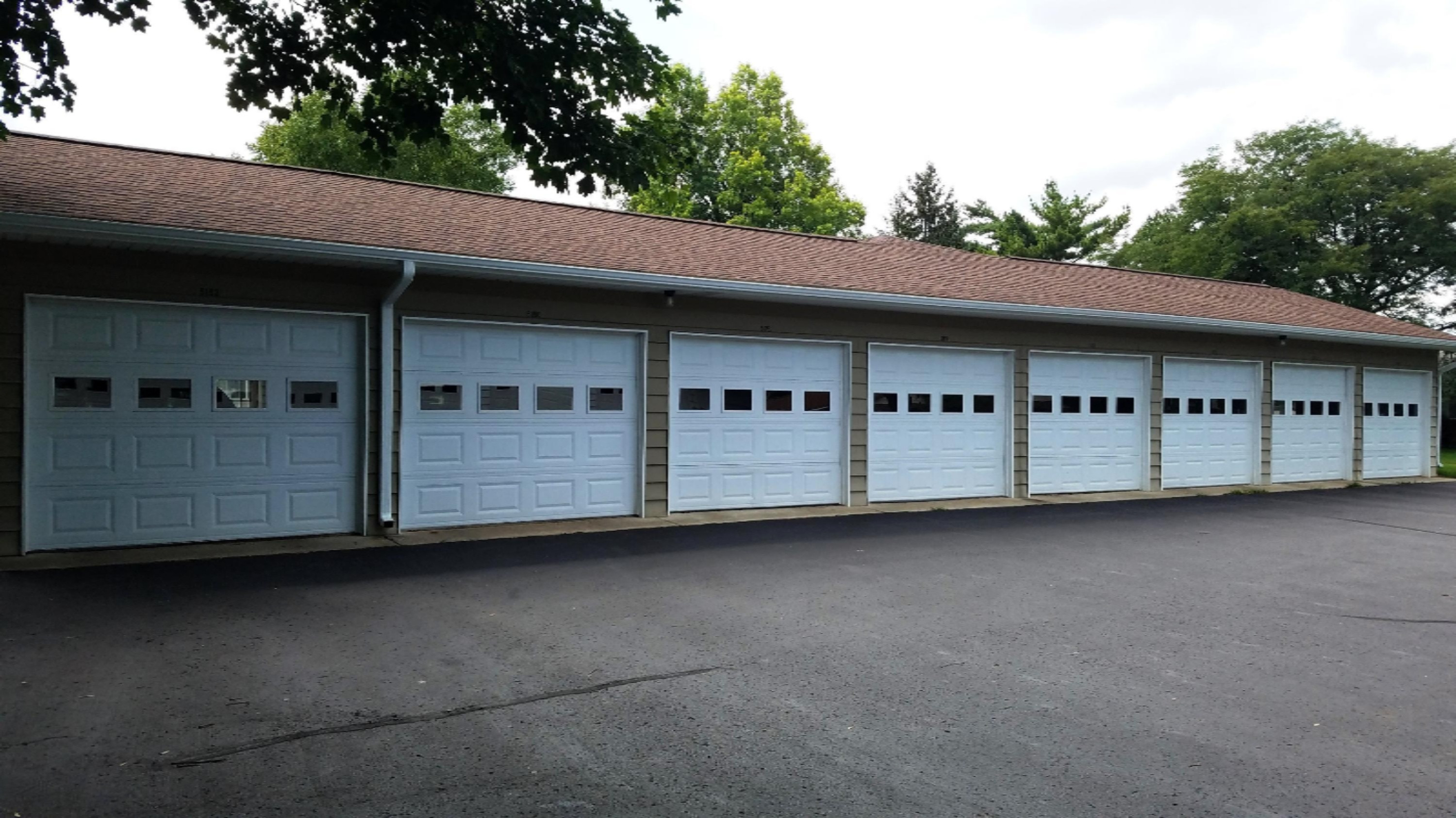 5174 Green Meadow Road, Unit 82 Kalamazoo, MI 49009 - Photo 3 of 15 Garage