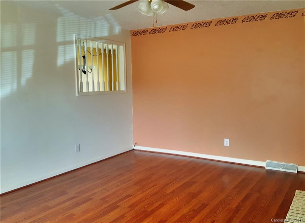 116 Christopher Road Marion, NC 28752 - Photo 7 of 17