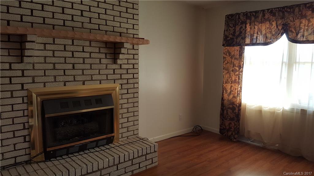 116 Christopher Road Marion, NC 28752 - Photo 8 of 17