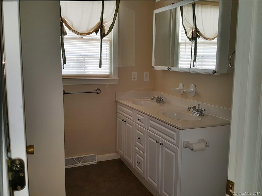 116 Christopher Road Marion, NC 28752 - Photo 9 of 17