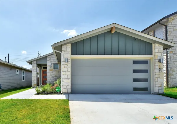 $1,995 | 121 Fairfax Avenue, San Marcos, TX 78666