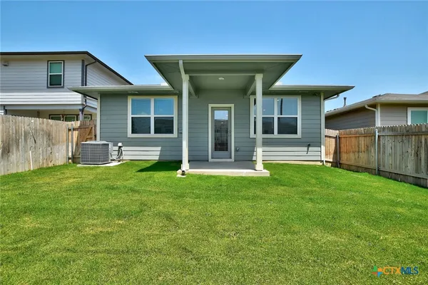 $1,995 | 121 Fairfax Avenue, San Marcos, TX 78666