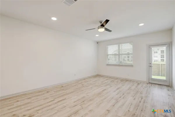 $1,995 | 121 Fairfax Avenue, San Marcos, TX 78666