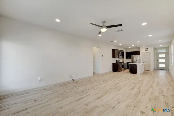 $1,995 | 121 Fairfax Avenue, San Marcos, TX 78666