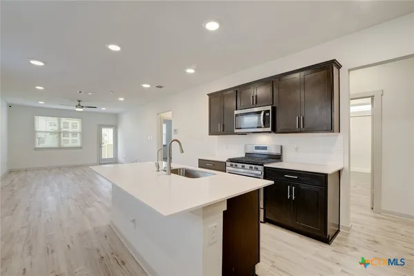 $1,995 | 121 Fairfax Avenue, San Marcos, TX 78666