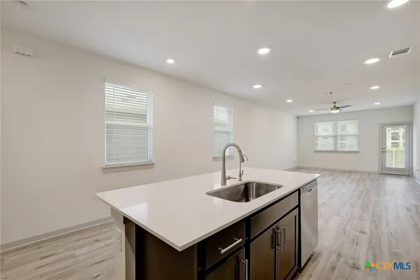 $1,995 | 121 Fairfax Avenue, San Marcos, TX 78666