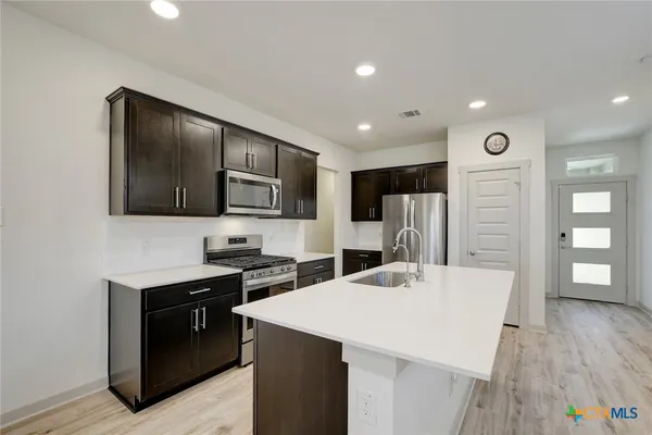 $1,995 | 121 Fairfax Avenue, San Marcos, TX 78666