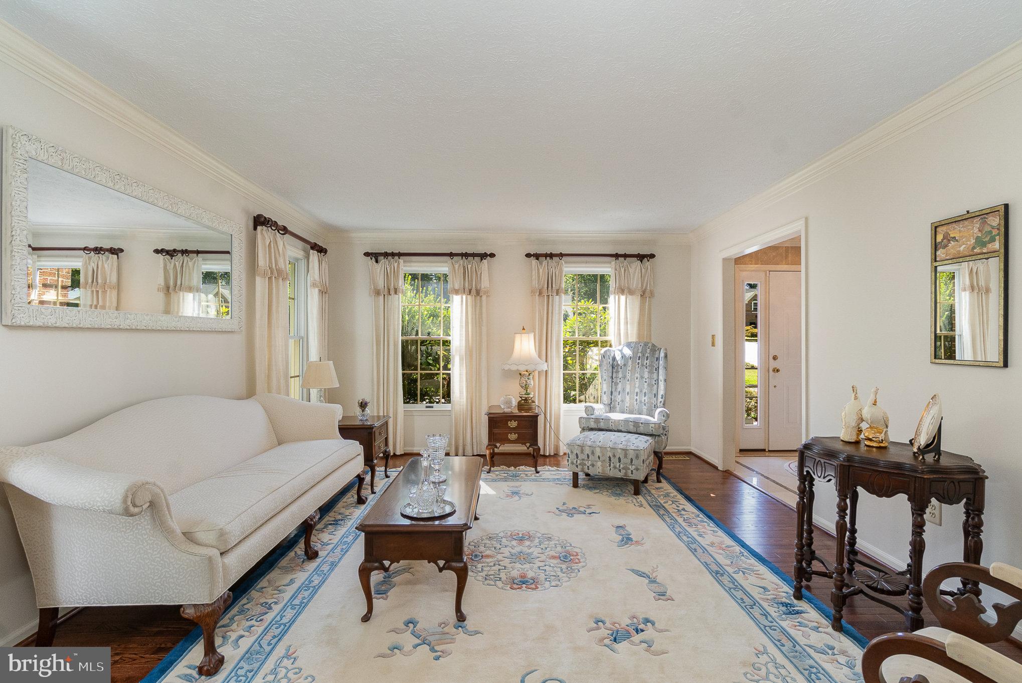 1220 Brookview Road Towson, MD 21286 - Photo 7 of 56 Living Room