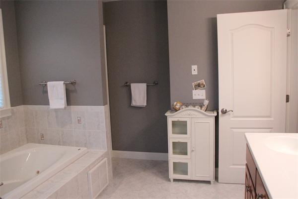 36 Sterling Road Needham, MA 02492 - Photo 14 of 26 Gallery Image 14