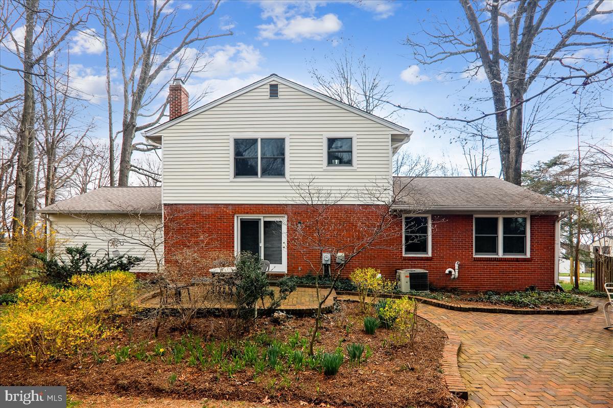 16400 Kipling Road Derwood, MD 20855 - Photo 19 of 24 Rear exterior