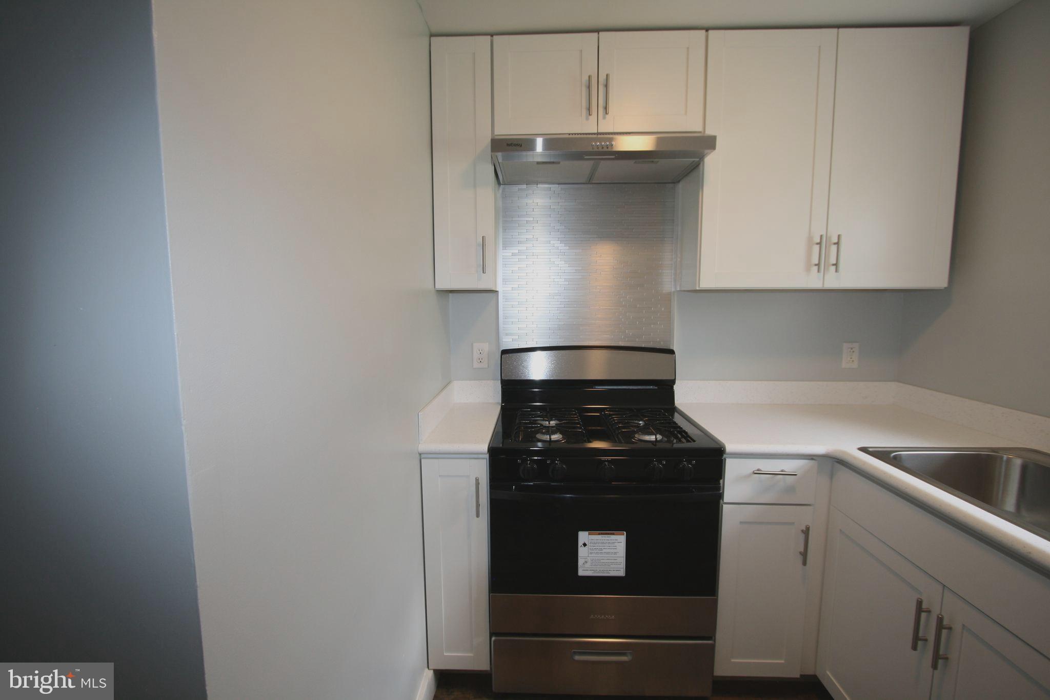 512 Mercy Street Philadelphia, PA 19148 - Photo 12 of 37