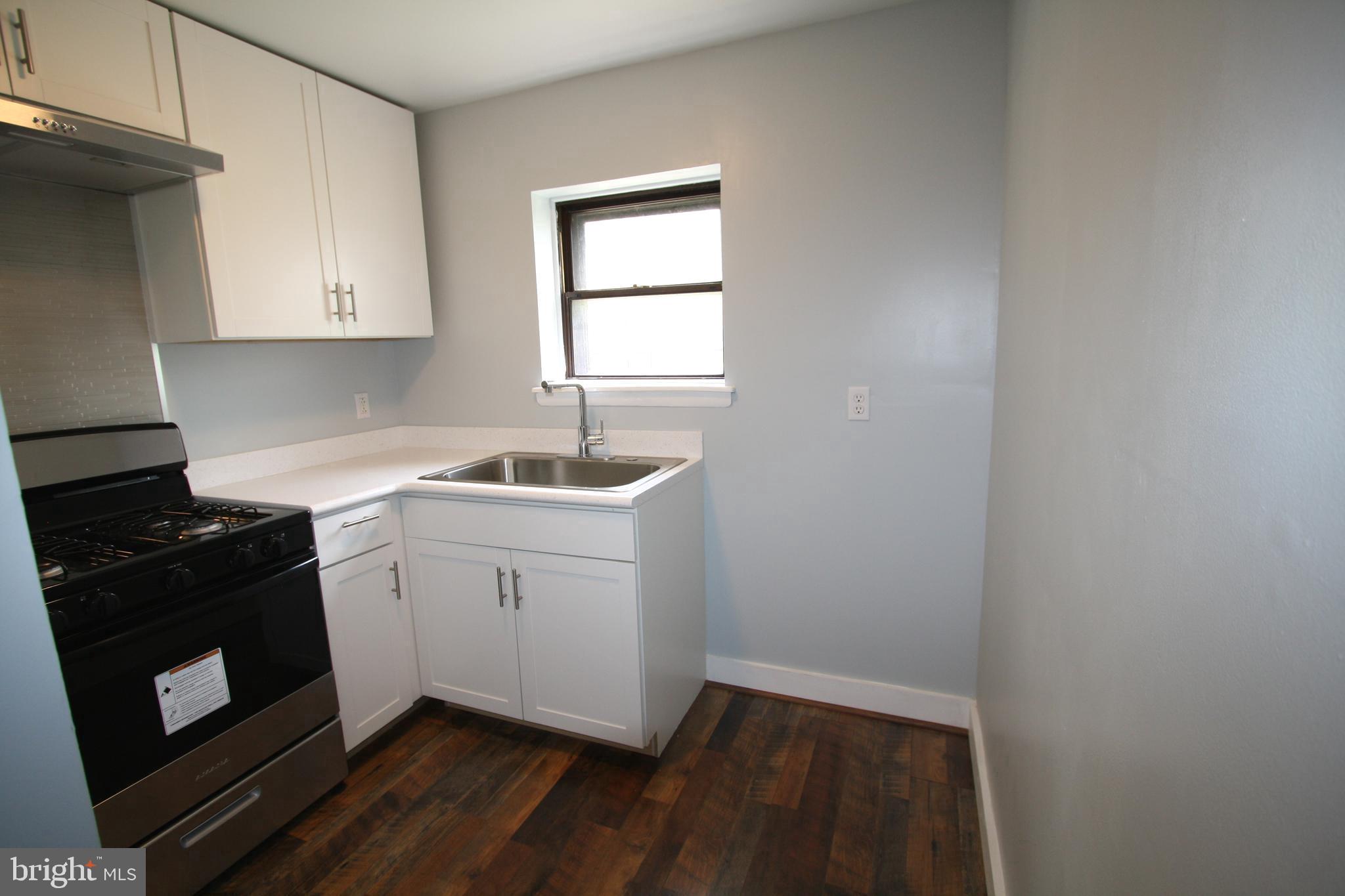 512 Mercy Street Philadelphia, PA 19148 - Photo 13 of 37