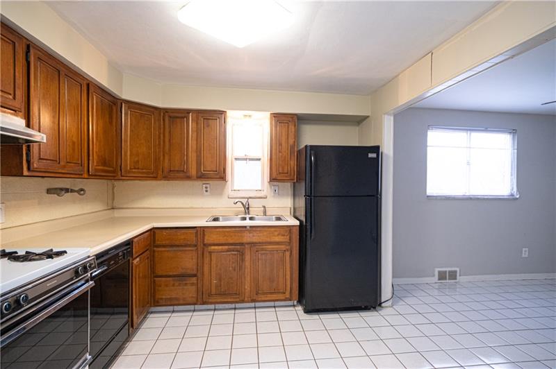 5303 East Willock Road Pittsburgh, PA 15227 - Photo 11 of 25 Gallery Image 11