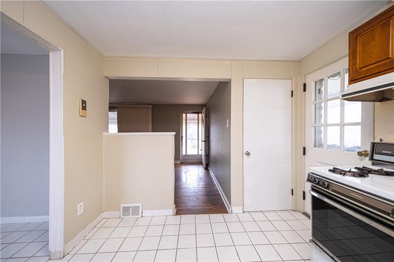 5303 East Willock Road Pittsburgh, PA 15227 - Photo 12 of 25 Gallery Image 12