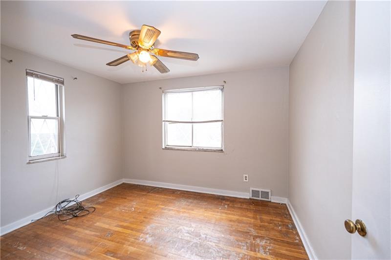 5303 East Willock Road Pittsburgh, PA 15227 - Photo 16 of 25 Gallery Image 16