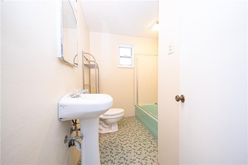 5303 East Willock Road Pittsburgh, PA 15227 - Photo 19 of 25 Gallery Image 19