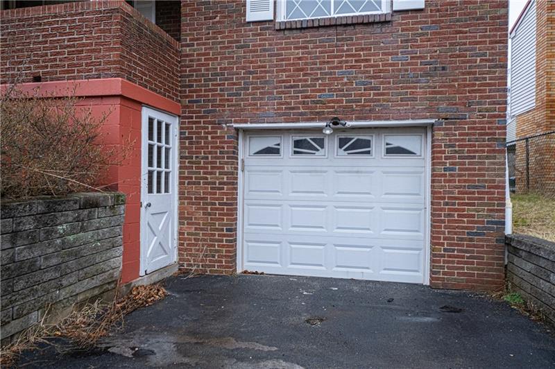 5303 East Willock Road Pittsburgh, PA 15227 - Photo 4 of 25 Gallery Image 4
